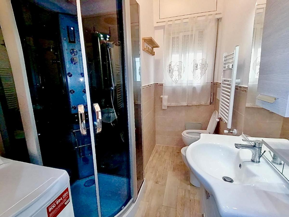 Relax Zambrini Lägenhet Lido di Ostia Exteriör bild